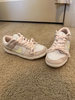 Nike bow shoes